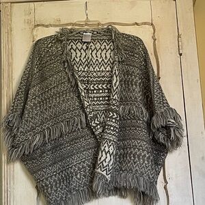Anthropologie Gray and Cream Patterned Poncho